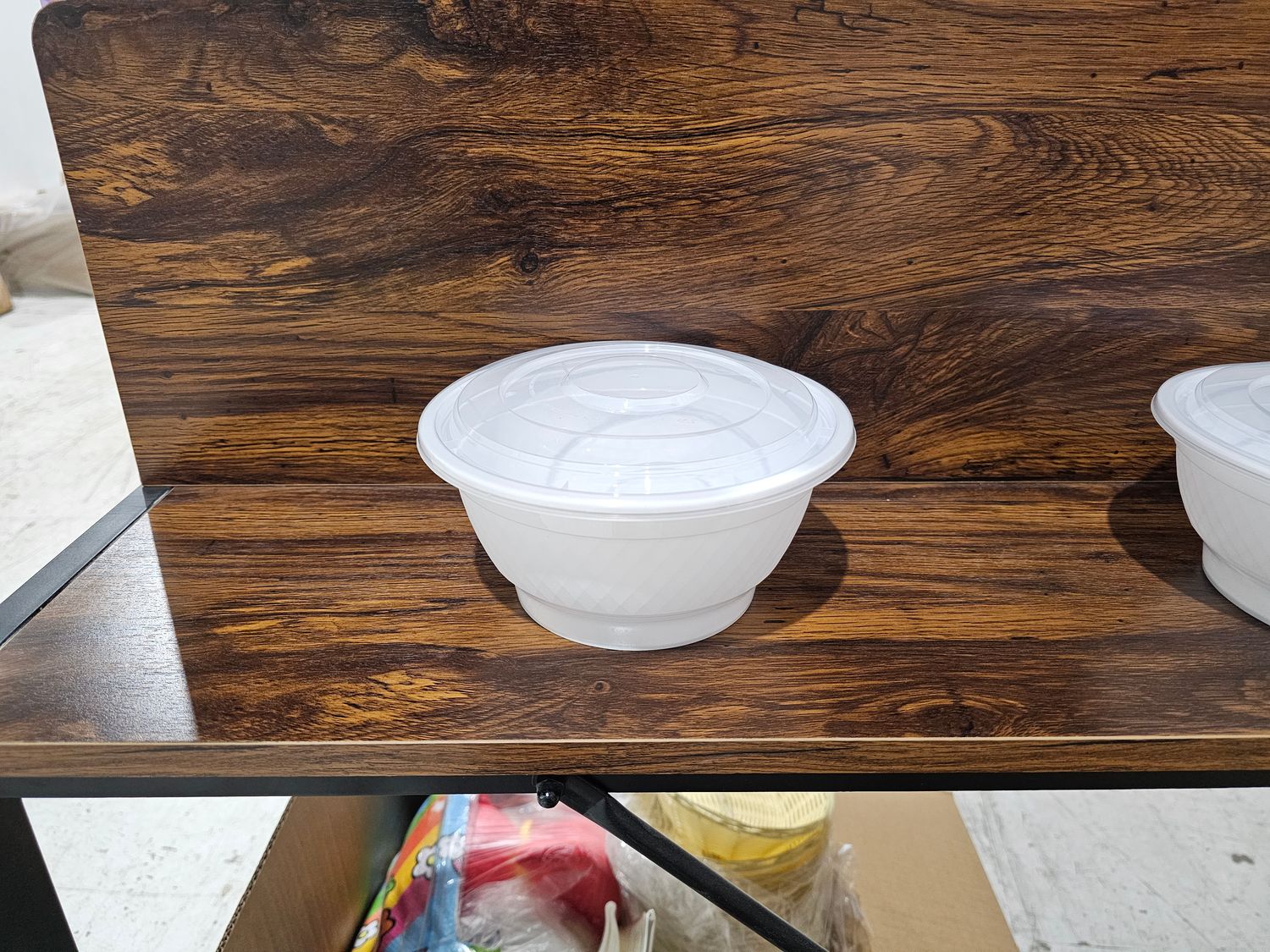 Plastic Noodle Bowls with Lids (42oz / 1140ml)