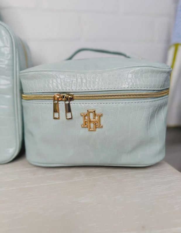 Hampton Train Case Mint EC