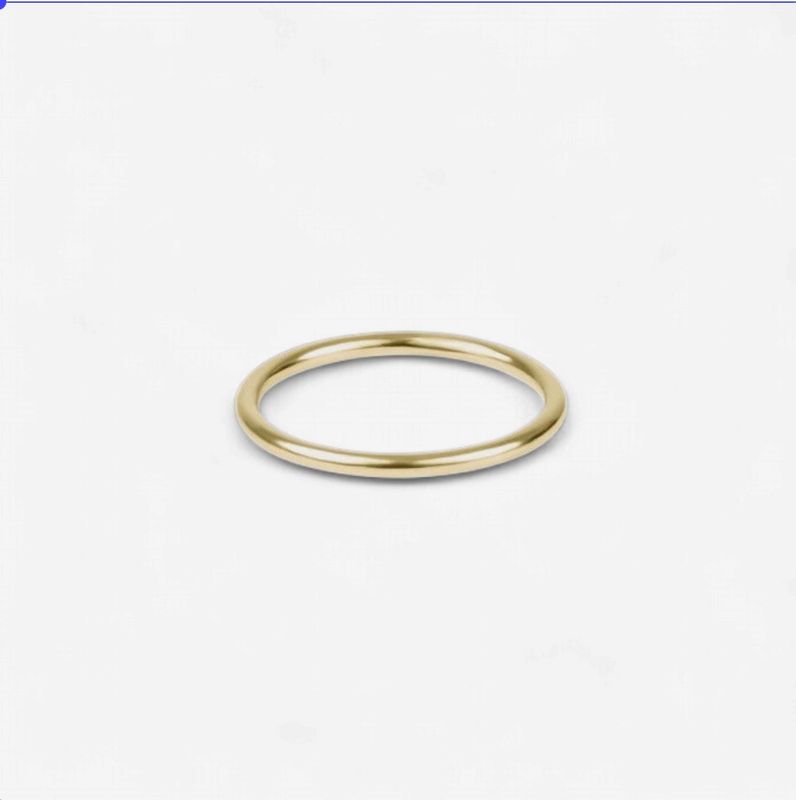Classic gold thin band ring- size 6