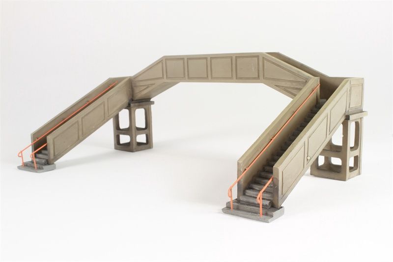 Scenecraft 44-0044 Concrete Footbridge (222mm x 118mm x 80mm) [*SAVE £15!]