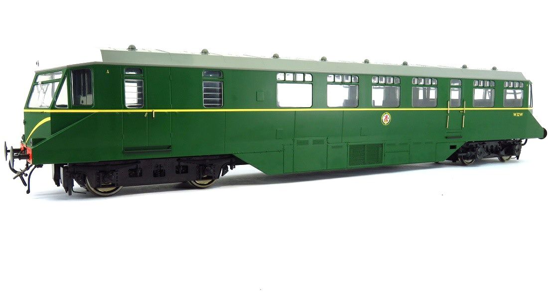 Heljan 19404, W32W, GWR &#39;Razor Edge&#39; Diesel Railcar, BR Green, white cab roofs, speed whiskers, Boxed, As New [C1]