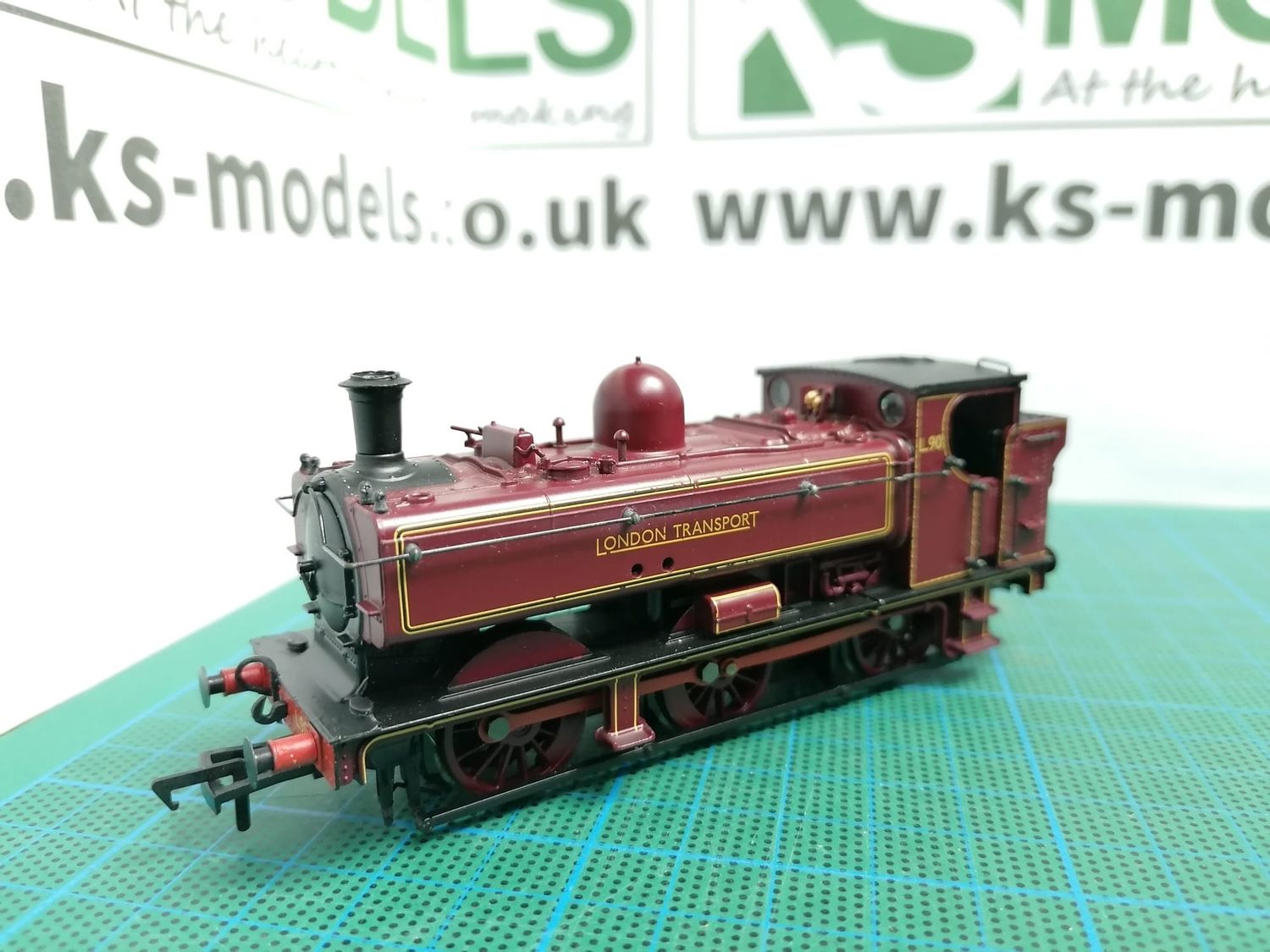Bachmann Branchline Class 57xx 0-6-0 Pannier Tank, L97, London Transport Lined Maroon, ex &#39;Midnight Metropolitan&#39; train set [C1]