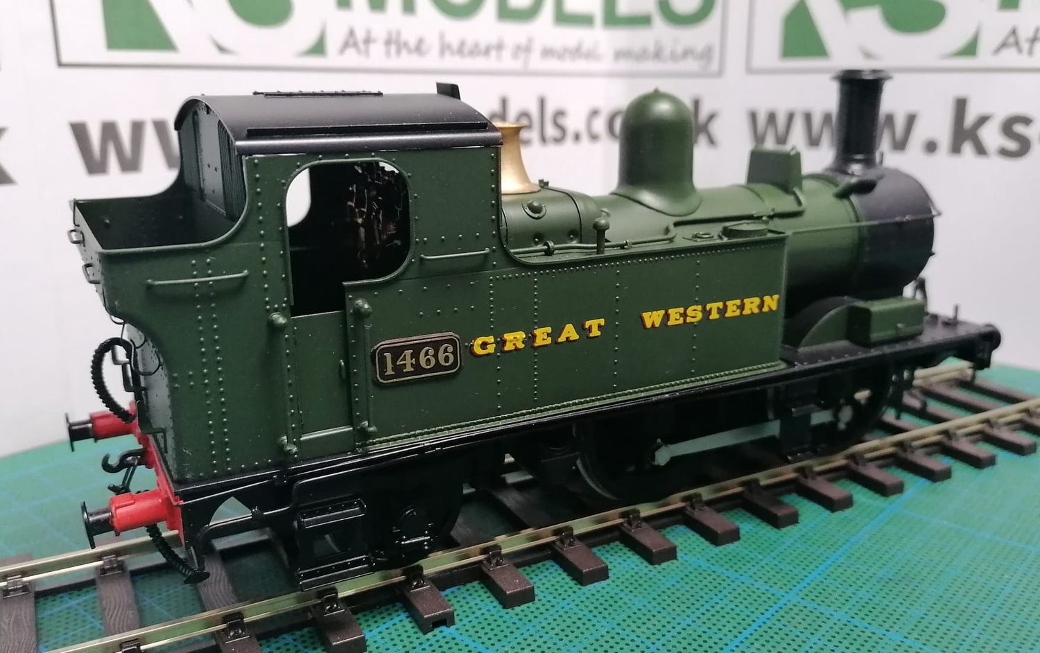 Tower Brass GWR Late Version 14xx, 1466, Autotank, WITH Lionheart GWR Autocoach No.41 [C1]