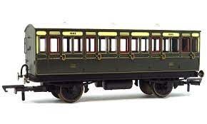 Hornby R40112A GWR, 4 Wheel Coach, 3rd Class, Fitted Lights, 1882 - Era 2/3 [25% Off!*]