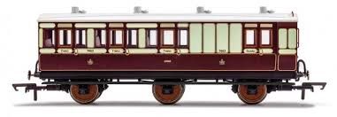 Hornby R40122 LNWR, 6 Wheel Coach, Brake 3rd Class, Fitted Lights, 7463 - Era 2 [25% Off!*]