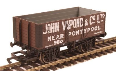 Hornby R6812 7 Plank Wagon, John Vipond - Era 3 [*Summer Sale - 25% OFF!]