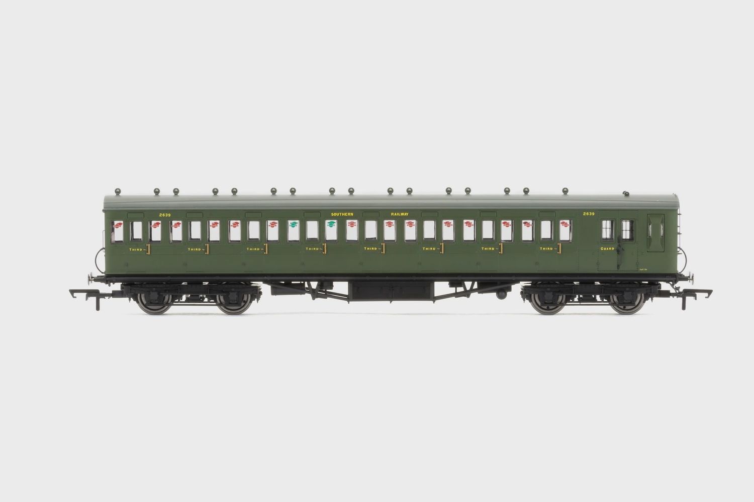 Hornby R4717 SR 58&#39; Maunsell Rebuilt (Ex-LSWR 48Ã¢ÂÂ) Eight Compartment Brake Third Class Non-Corridor, SR Olive [25% Off!*]
