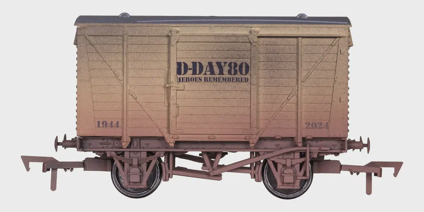 Dapol Ventilated Van D-Day 80th Anniversary Weathered [4F-011-129]