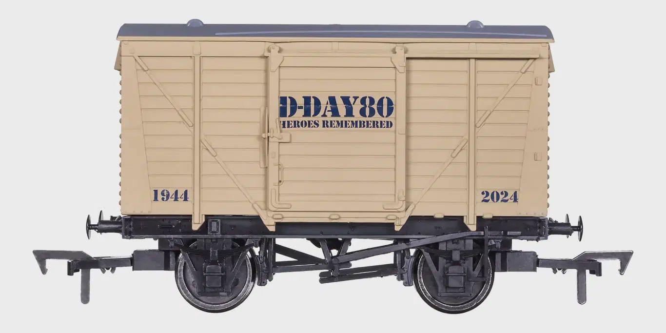 Dapol Ventilated Van D-Day 80th Anniversary [4F-011-128]