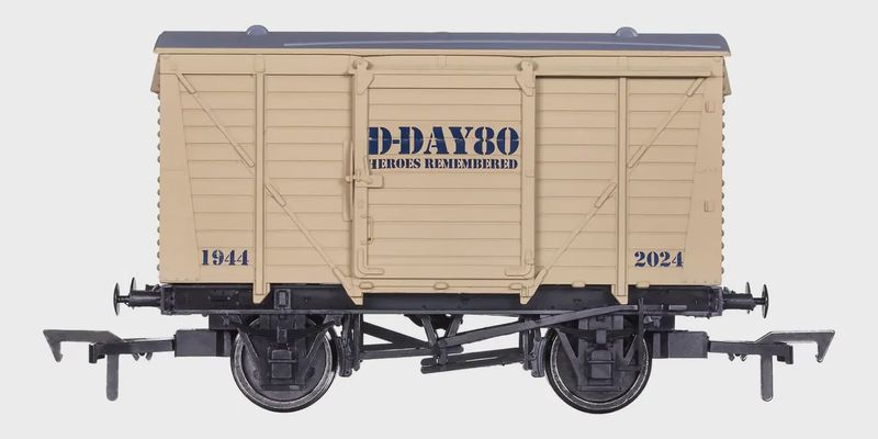 Dapol Ventilated Van D-Day 80th Anniversary [4F-011-128]