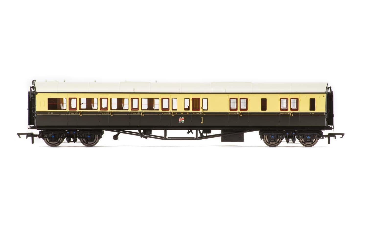 Hornby R4680A GWR, Collett &#39;Bow Ended&#39; Corridor Brake Third (R/H), 4941 - Era 3 [25% Off!*]