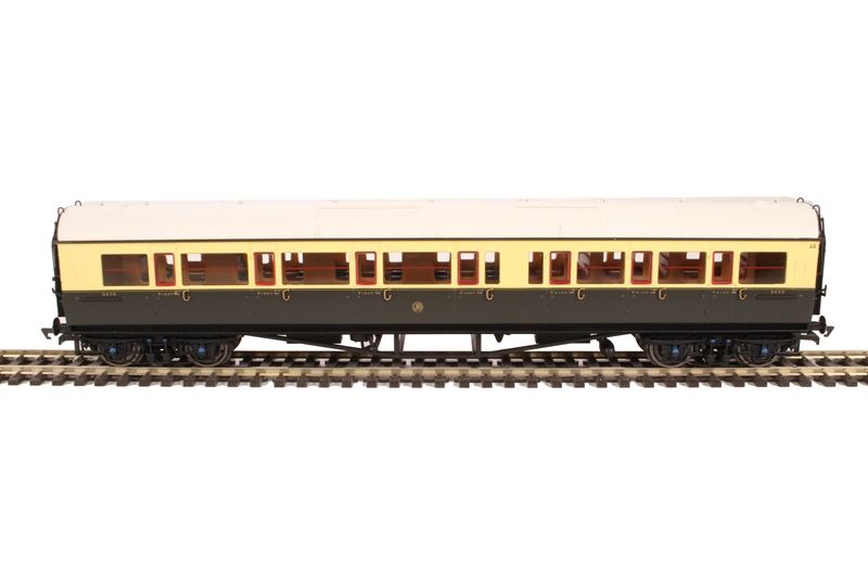 Hornby R4761 GWR Collett Coach Corridor Composite LH &#39;6530&#39;, Chocolate &amp; Cream [25% Off!*]