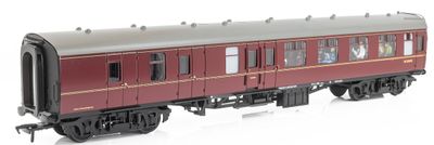Bachmann Branchline BR Mk1 BSK Brake Second Corridor BR Maroon [PF] [39-084PF]