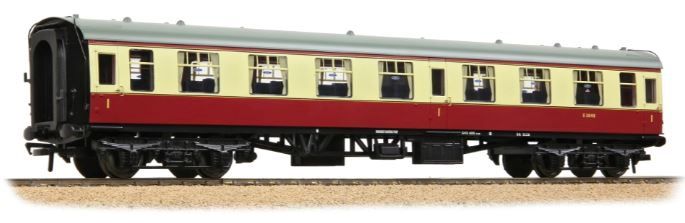 Bachmann Branchline BR Mk1 FO First Open BR Crimson &amp; Cream [39-825]