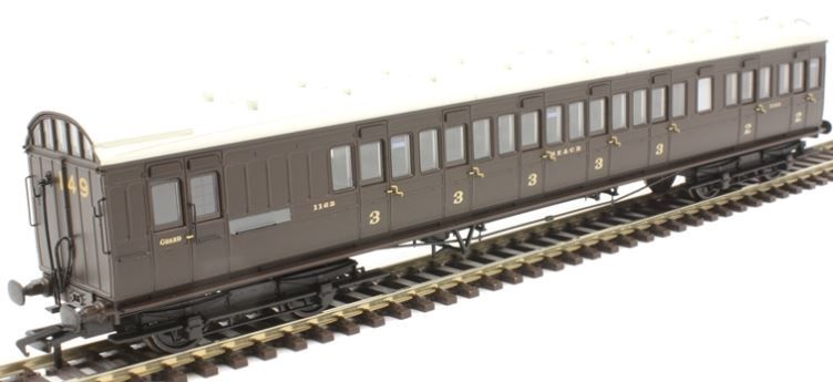Bachmann Branchline SE&amp;CR 60ft Birdcage Brake Composite Lavatory SE&amp;CR Wellington Brown [39-604]