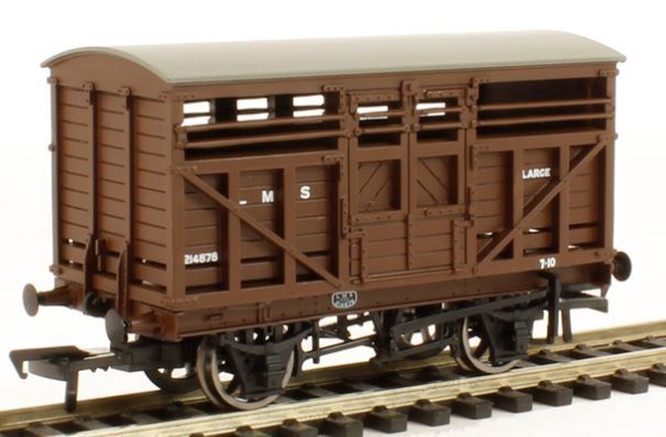 Bachmann Branchline 12T LMS Cattle Wagon LMS Brown [37-708A]