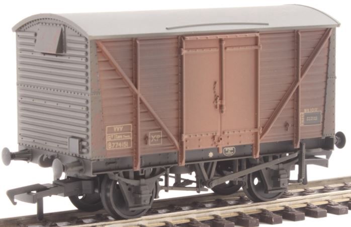Bachmann Branchline 12T VVV Ventilated Van Plywood Doors BR Bauxite (Weathered) [38-232]