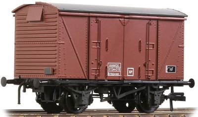 Bachmann Branchline BR 12T &#39;Vanwide&#39; Ventilated Van BR Bauxite (Late) (VANWIDE) [38-871]