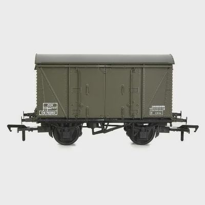 Bachmann Branchline BR 12T &#39;Vanwide&#39; Ventilated Van BR Departmental Olive Green [38-875]