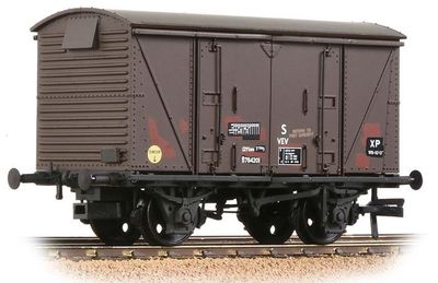 Bachmann Branchline BR 12T &#39;Vanwide&#39; Ventilated Van BR Bauxite (TOPS) Weathered [38-873]