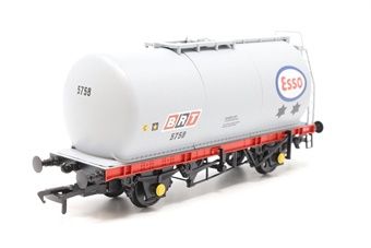 Bachmann Branchline BR 45T TTA Tank Wagon 'Esso' Grey [37-576D]