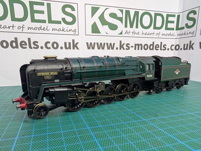 PRE-OWNED Hornby R2785 Std Class 9F &#39;Evening Star&#39;, 92220, Railroad range, Boxed