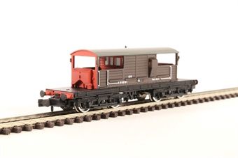 Graham Farish 25T Queen Mary Brake Van SR Brown Small Lettering [377-875]