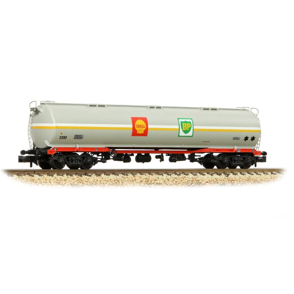 Graham Farish BR 102T TEA Bogie Tank Wagon &#39;Shell/BP&#39; Grey [373-564]
