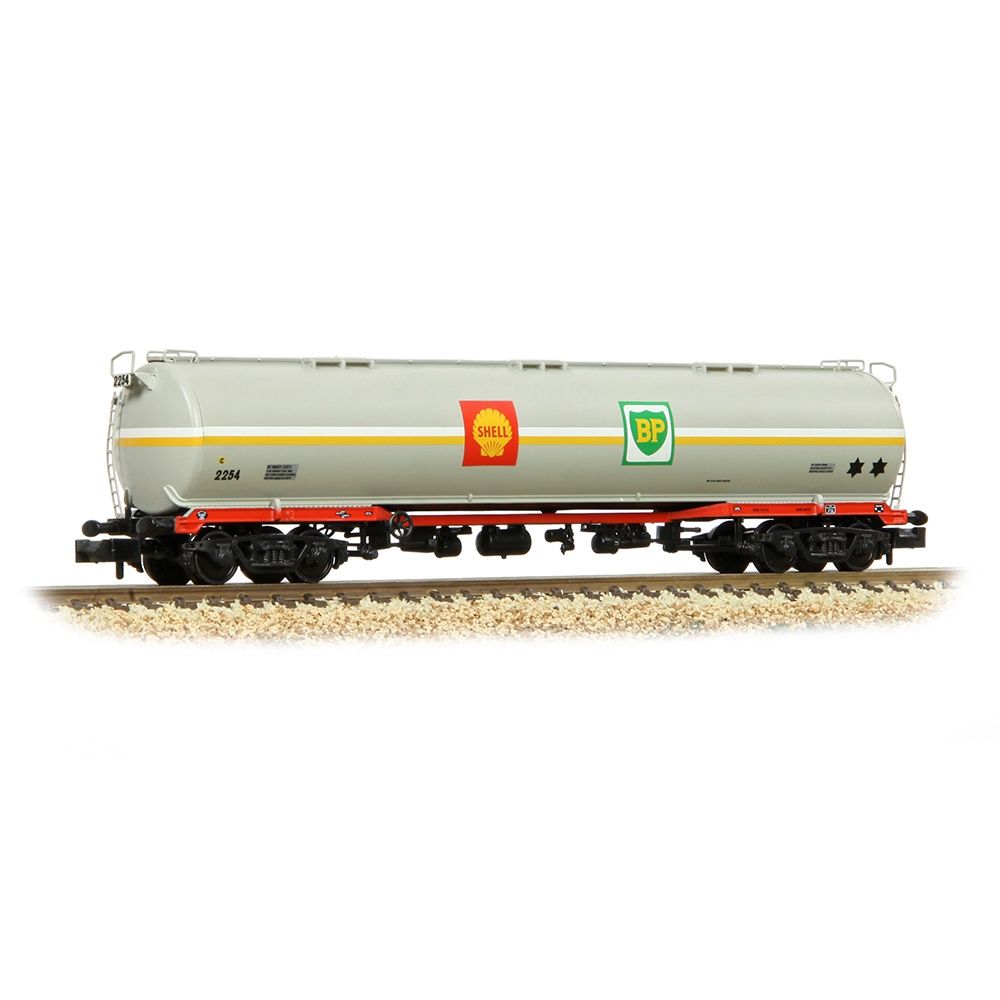Graham Farish BR 102T TEA Bogie Tank Wagon &#39;Shell/BP&#39; Grey [373-564A]