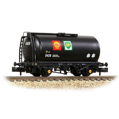 Graham Farish BR 45T TTA Tank Wagon &#39;Shell/BP&#39; Black [373-778C]