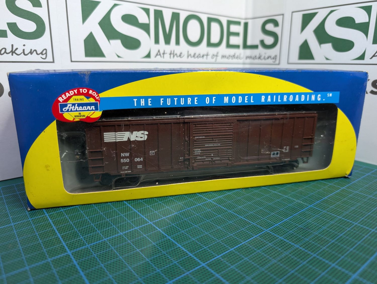 PRE-OWNED Athearn HO Gauge Norfolk Southern 50&#39; Railbox #550064 [7052]