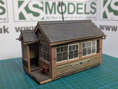 O Gauge Pre-Owned Buildings