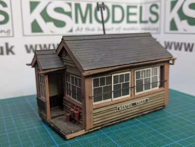 PRE-OWNED Scratch-Built O Gauge/7mm GWR Signal Box