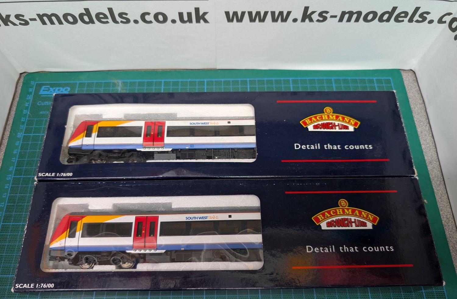 PRE-OWNED Bachmann Branchline Class 170/4 Turbostar2-Car DMU, Southwest Trains [32-452] [C1]