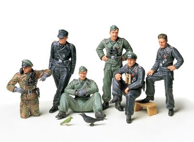 Tamiya German Tank Crew At Rest (1:35) [35201]