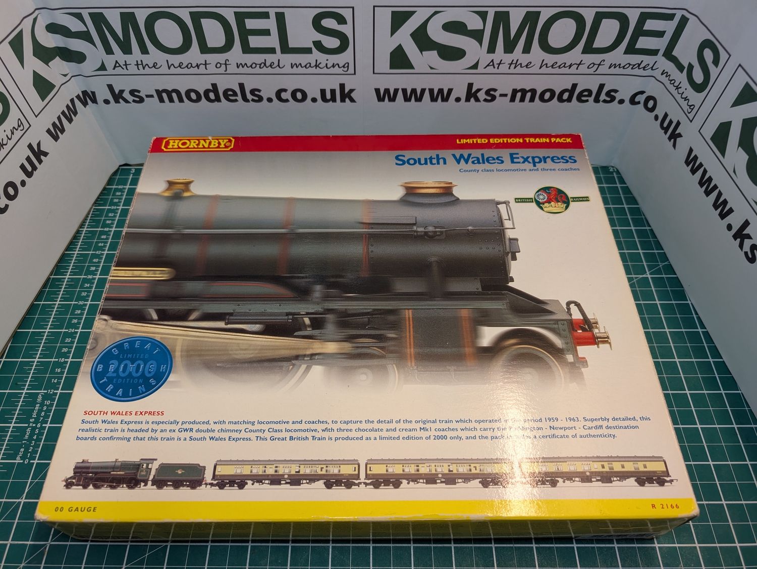 PRE-OWNED Hornby Limited Edition &#39;South Wales Express&#39; County Class Locomotive Train Pack R2166 [C1]