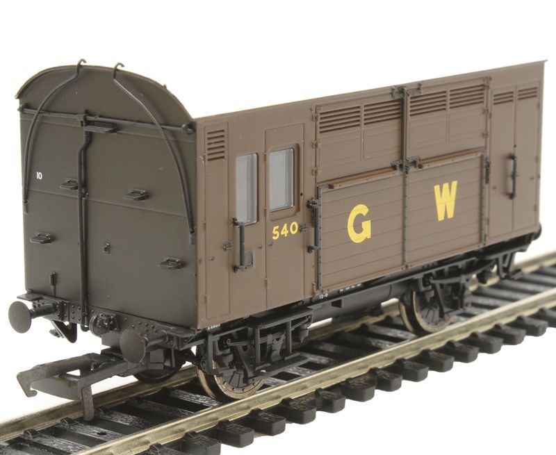 Hornby [R6972] GWR, N13 Horse Box, 540 - Era 3 [25% Off!*]