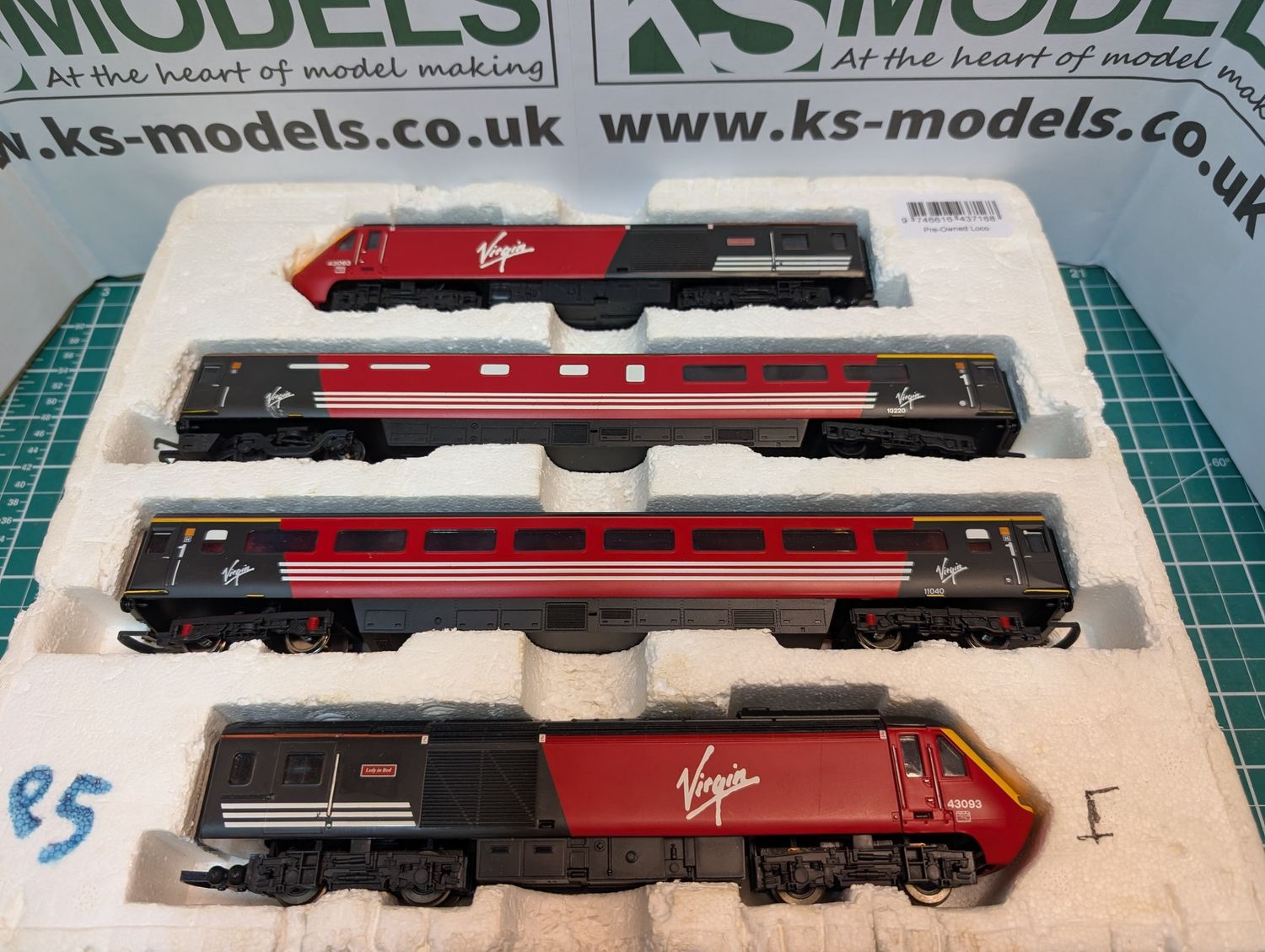 Hornby R2045 Class 253/43 Virgin Trains 125 High Speed Train (4-car set) [C2]