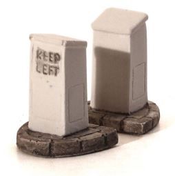 Harburn Hobbies SS384 OO/HO Gauge Station &amp; Street Series 1960s Traffic Island 'Keep Left' [25% DISCOUNT!]