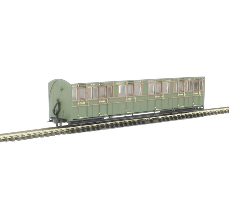 Peco GR401B OO-9 L&amp;B Composite Coach 1st/3rd, SR Livery, No.6365