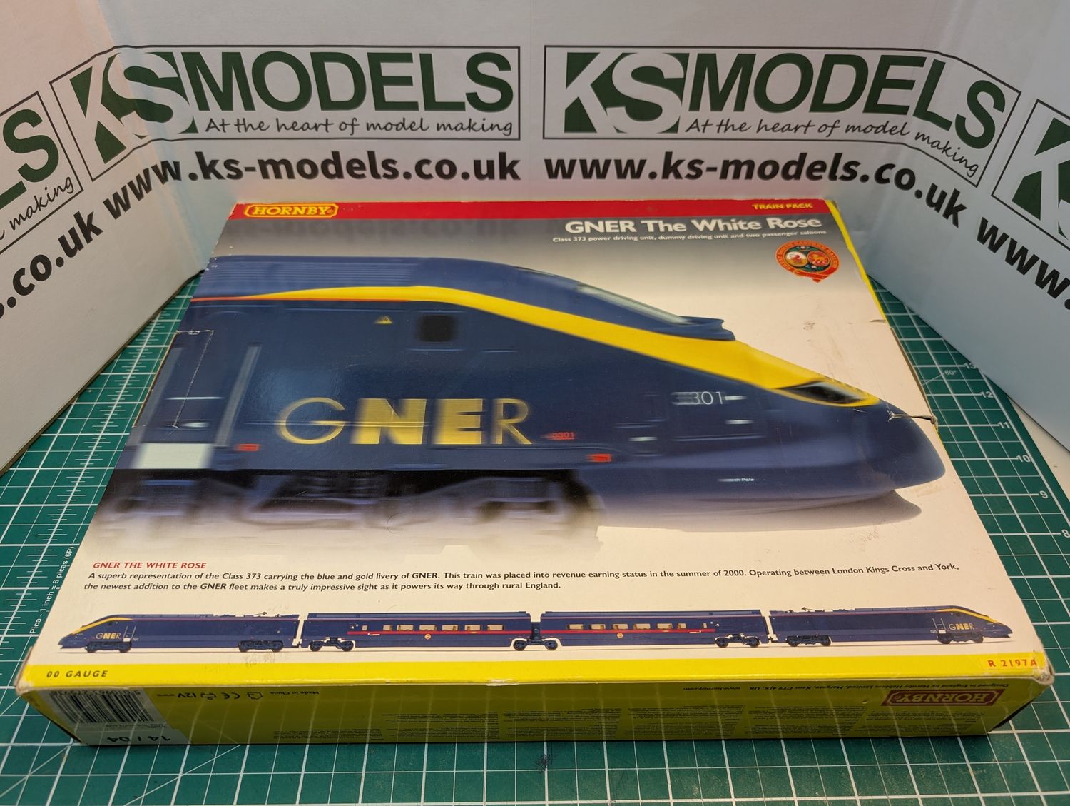 PRE-OWNED Hornby R2197A GNER 'The White Rose' Class 373 [C1]