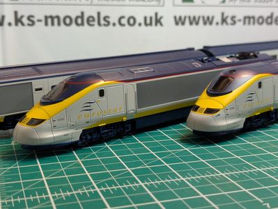 PRE-OWNED Hornby R3215 Eurostar Class 373 4-Car Unit [C2]