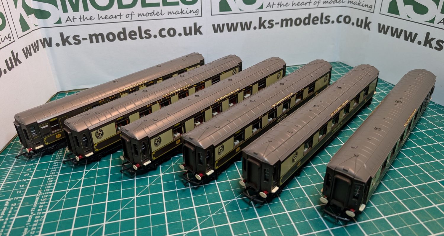 PRE-OWNED Hornby Limited Edition 'The Yorkshire Pullman' Coaches - Rake of 6 [C1]