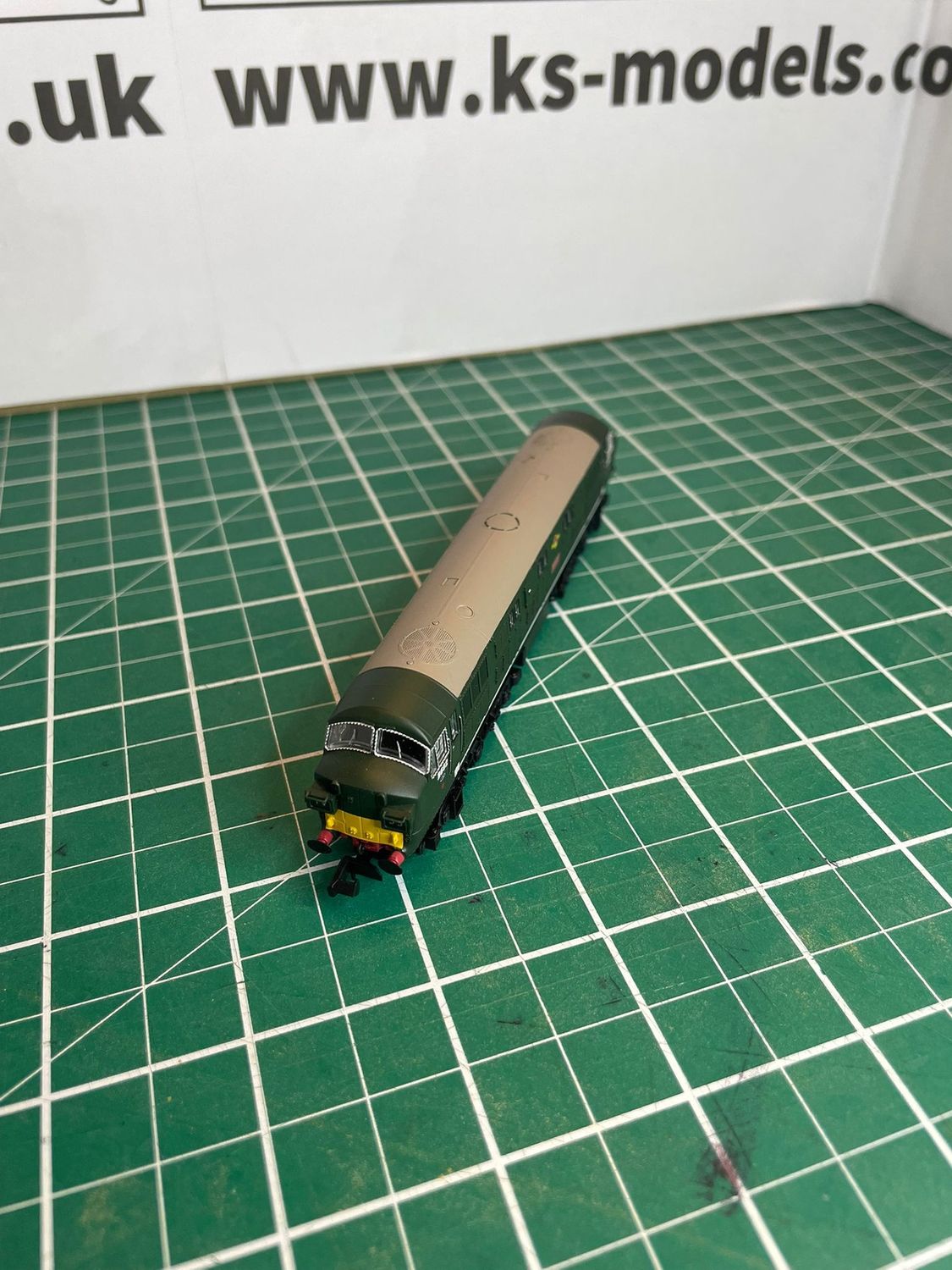 PRE-OWNED EFE RAIL E84525 Class 41 Warship 'Bulldog' D602 BR Green, Split Headcode, DCC FITTED [C1]
