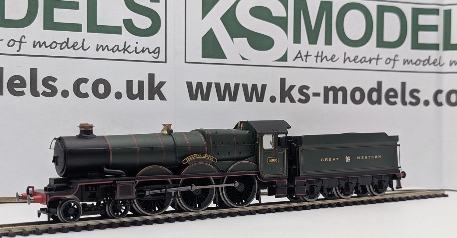 PRE-OWNED Hornby Castle Class 'Tregenna Castle', 5006, GWR Green 'GREAT WESTERN' [R2600M] [C1]