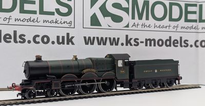 PRE-OWNED Hornby Castle Class 'Tregenna Castle', 5006, GWR Green 'GREAT WESTERN' [R2600M] [C1]