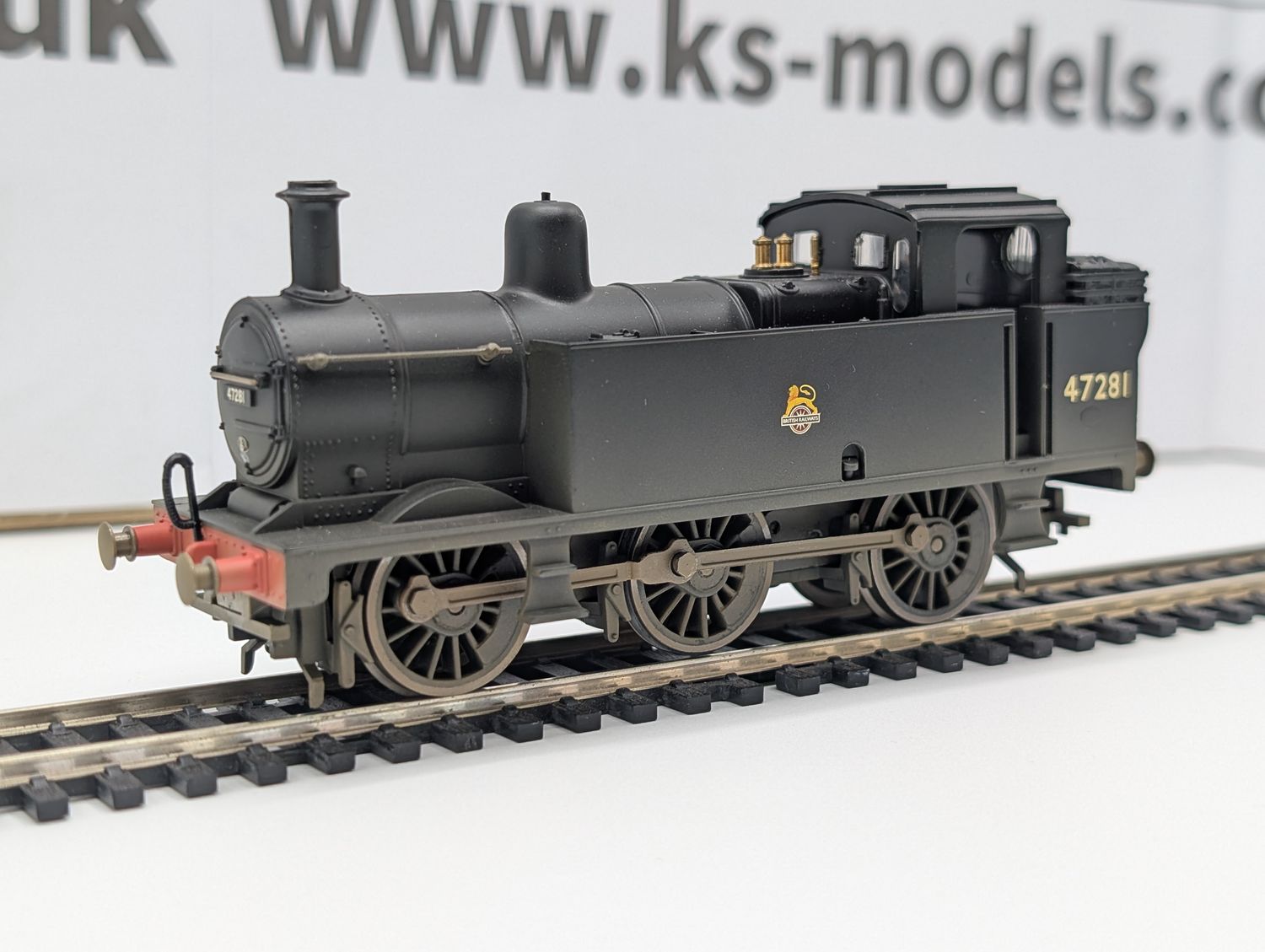 PRE-OWNED Hornby R2468 Jinty 3F, 47281, BR Black, early crest, factory weathered [C1]