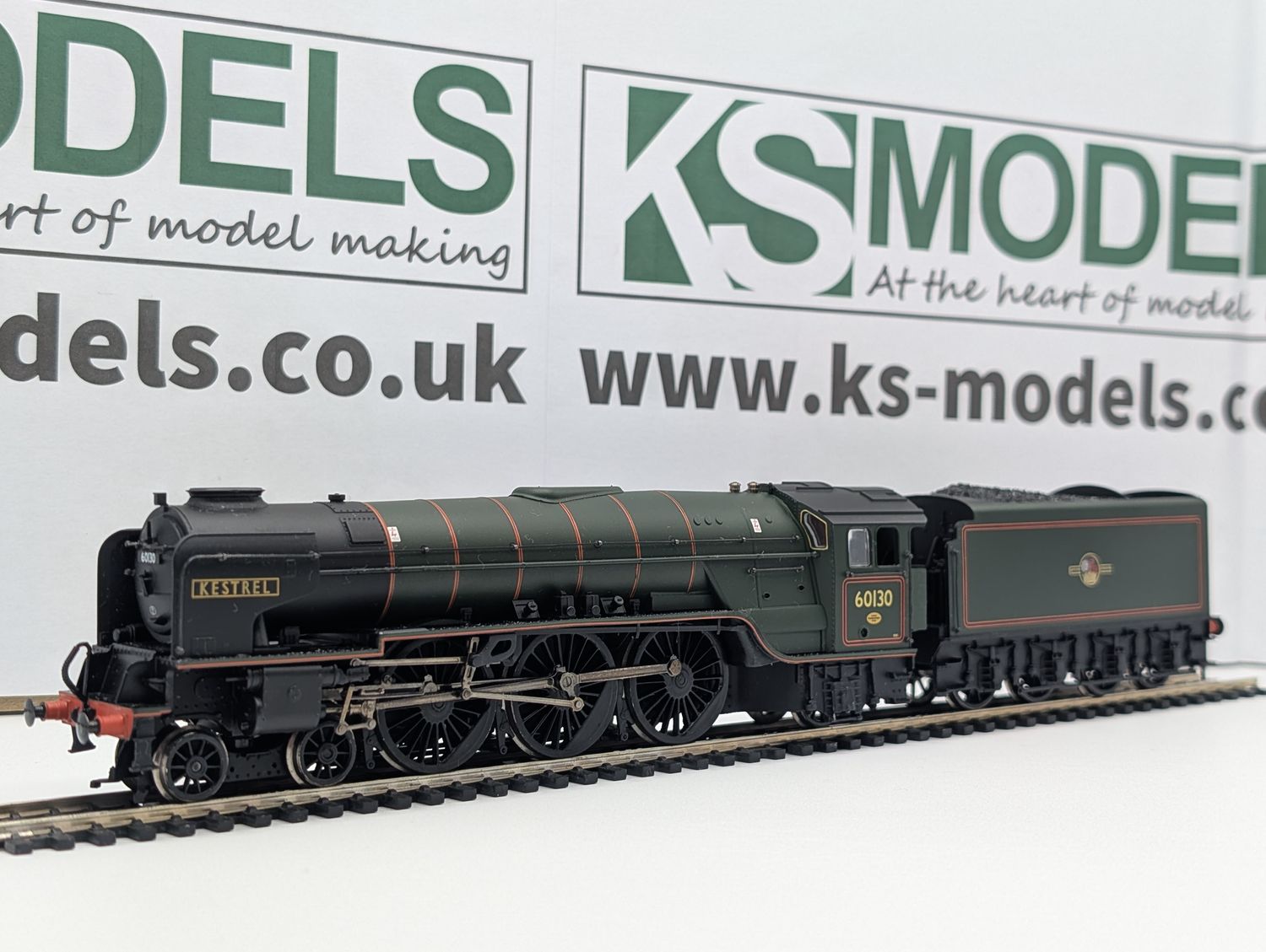 PRE-OWNED Bachmann Branchline 32-555 Class A1, 'Kestrel', 60130, BR Green, Late crest [C1]