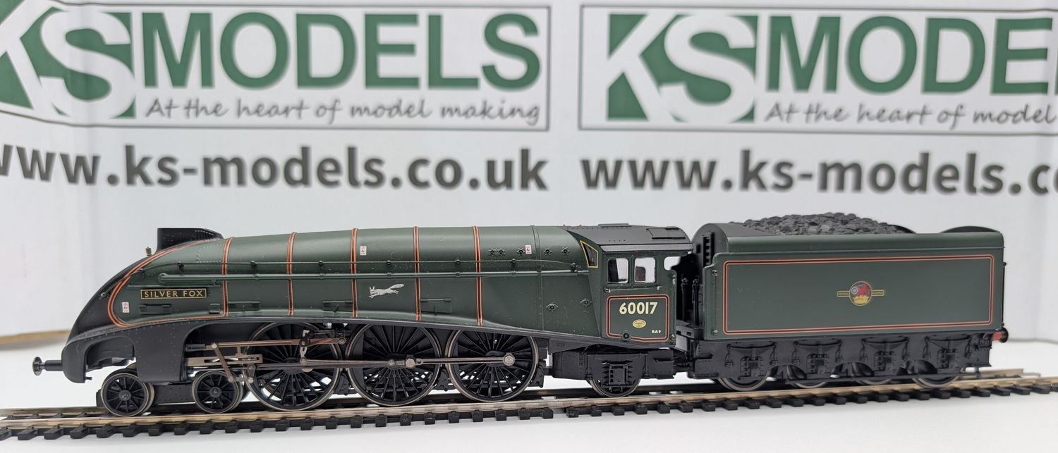 PRE-OWNED Hornby R2266 A4 Class 'Silver Fox' 60017, BR Green, Late crest [C1]