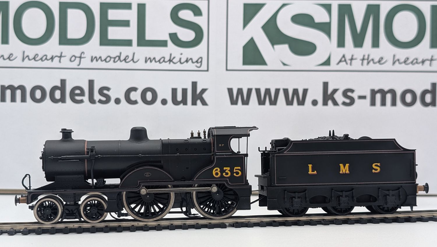 PRE-OWNED Mainline 37-514 Class 2P, 4-4-0, 635, LMS Black, lined [C3]